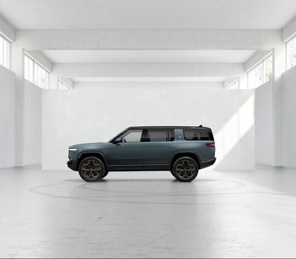 Storm Blue paint 2026 Rivian R1S Quad Motor Max Pack