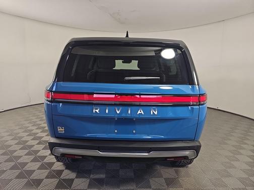 2023 Rivian R1S Adventure