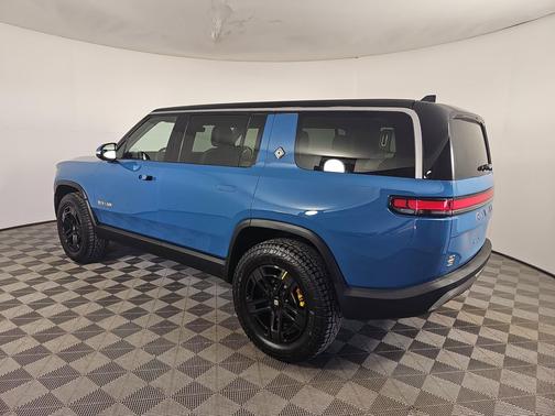 2023 Rivian R1S Adventure