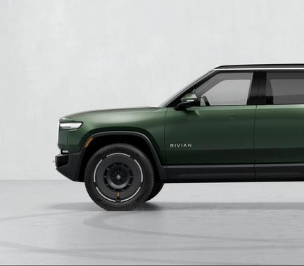 Forest Green paint 2027 Rivian R1S R1S Premium Max Battery