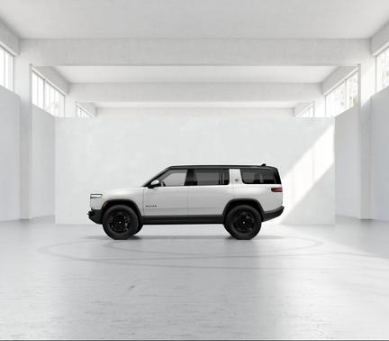 Glacier White paint 2026 Rivian R1S Dual Motor Large Pack