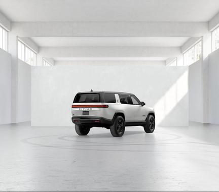 Glacier White paint 2026 Rivian R1S R1S Dual Max Battery