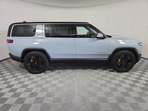 2023 Rivian R1S Adventure