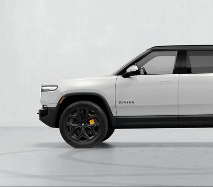 Glacier White paint 2026 Rivian R1S Tri Motor Max Pack