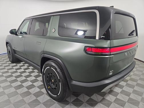 Forest Green paint 2025 Rivian R1S Adventure trim