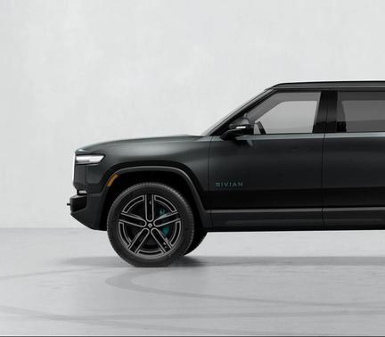 Midnight paint 2026 Rivian R1S Quad Motor Max Pack