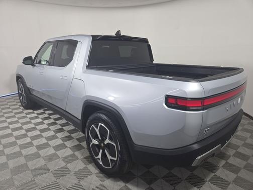 2024 Rivian R1T Adventure Package