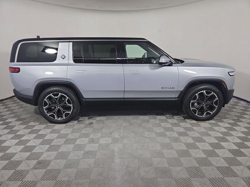 LA Silver 2024 Rivian R1S Adventure Package