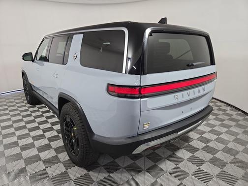 2023 Rivian R1S Adventure