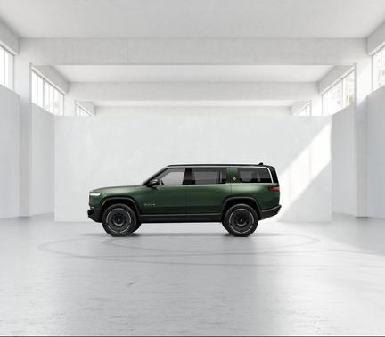 Forest Green paint 2027 Rivian R1S R1S Premium Large Battery
