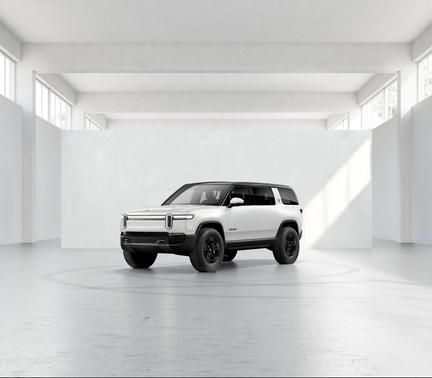 Glacier White paint 2026 Rivian R1S Dual Motor Large Pack