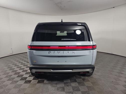 2023 Rivian R1S Adventure