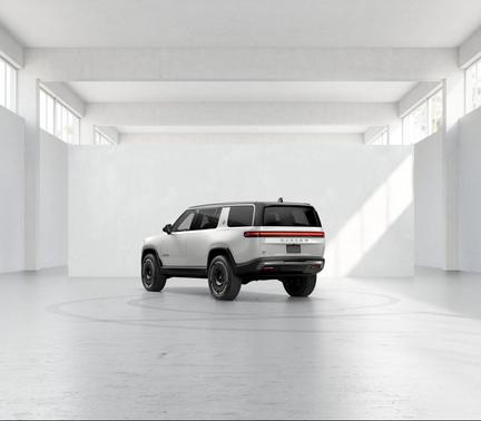 Glacier White paint 2027 Rivian R1S R1S Premium Large Battery