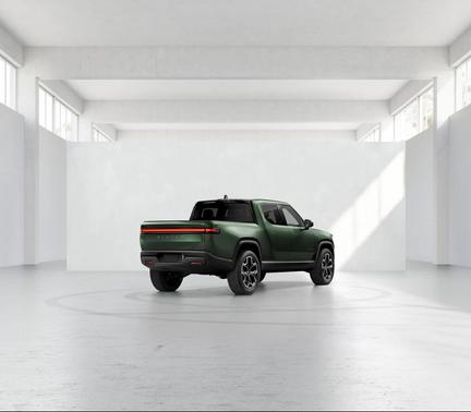 Forest Green paint 2026 Rivian R1T R1T Dual Large Battery