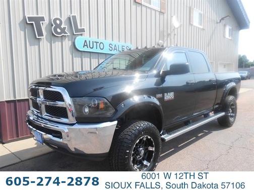 Brilliant Black Crystal Pearlcoat 2016 RAM 2500 Tradesman