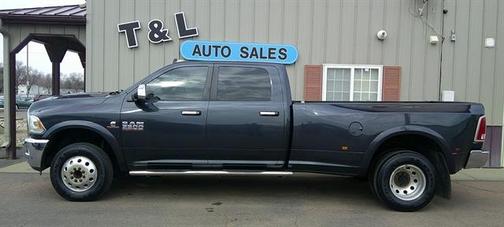 2017 RAM 3500 Laramie 4X4 CREW CAB LB DUALLY