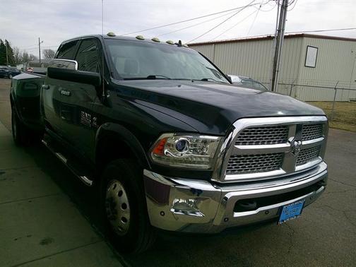 2017 RAM 3500 Laramie 4X4 CREW CAB LB DUALLY