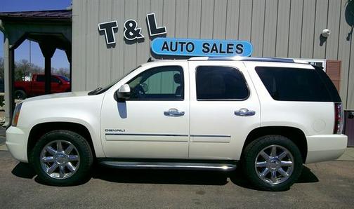 White Diamond Tricoat 2014 GMC Yukon Denali