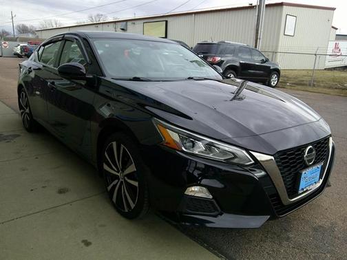 Super Black 2020 Nissan Altima 2.5 SR