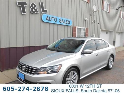 Reflex Silver Metallic 2019 Volkswagen Passat 2.0T Wolfsburg Edition
