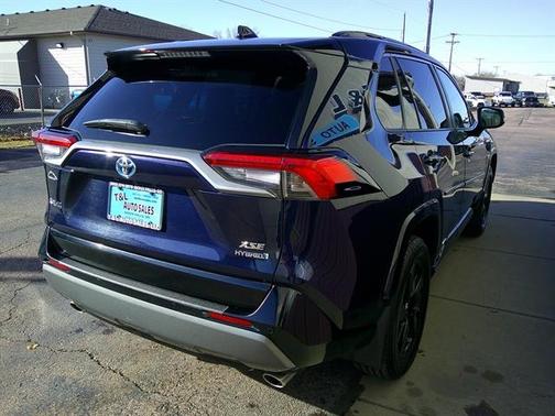 2021 Toyota RAV4 Hybrid SE