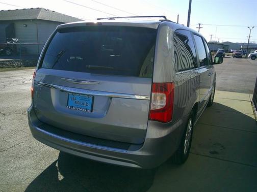 2014 Chrysler Town & Country Touring