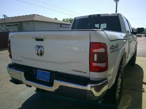 Bright White Clearcoat 2022 RAM 2500 Limited  CREW CAB 4X4 6.3 FT SB