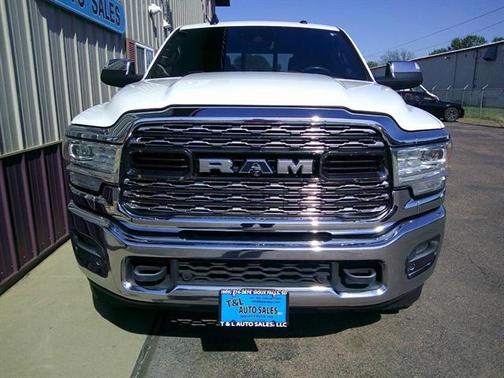 Bright White Clearcoat 2022 RAM 2500 Limited  CREW CAB 4X4 6.3 FT SB