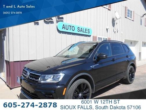 Deep Black Pearl 2020 Volkswagen Tiguan 2.0T SE R-Line Black 4MOTION