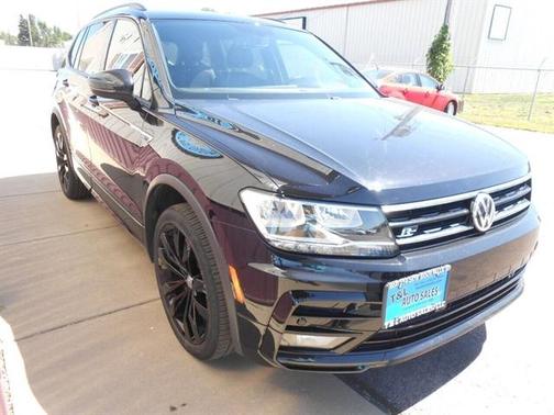 Deep Black Pearl 2020 Volkswagen Tiguan 2.0T SE R-Line Black 4MOTION