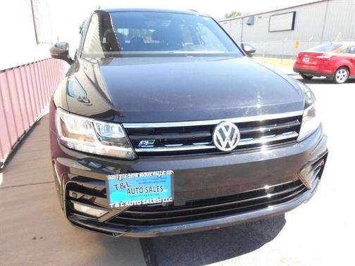 Deep Black Pearl 2020 Volkswagen Tiguan 2.0T SE R-Line Black 4MOTION