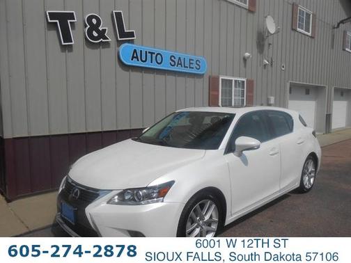 Eminent White Pearl 2017 Lexus CT 200h Base