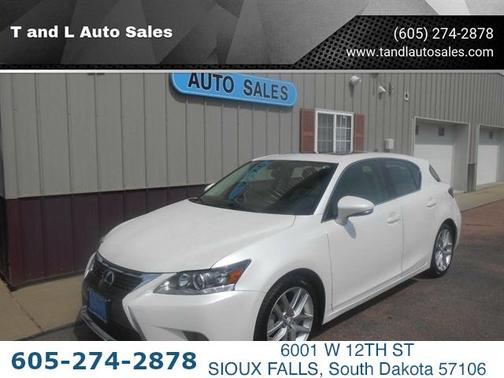 Eminent White Pearl 2017 Lexus CT 200h Base