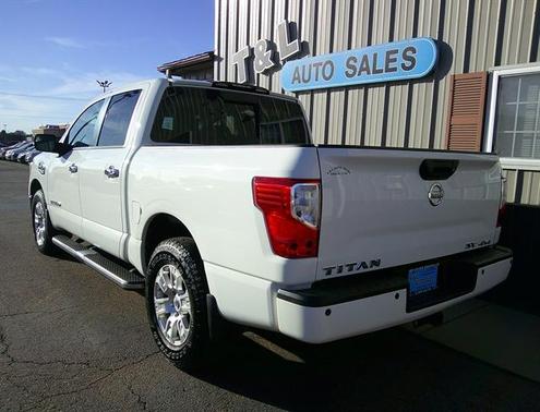2017 Nissan Titan SV