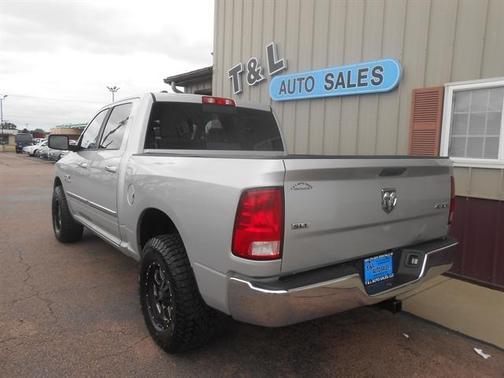 2016 RAM 1500 SLT