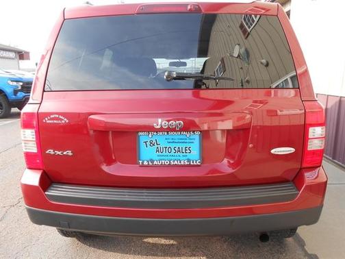 Deep Cherry Red Crystal Pearlcoat 2015 Jeep Patriot Latitude