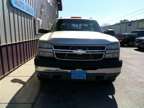 Sandstone Metallic 2005 Chevrolet Silverado 3500 LS Crew Cab