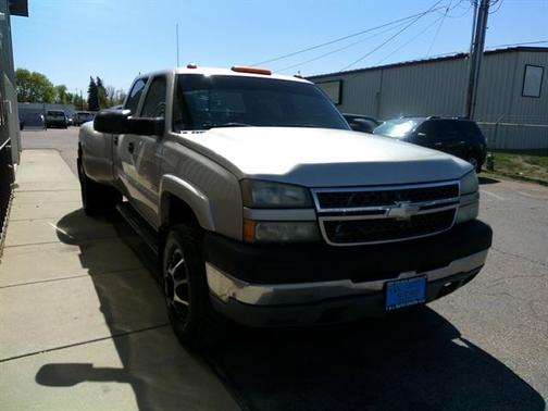 Sandstone Metallic 2005 Chevrolet Silverado 3500 LS Crew Cab