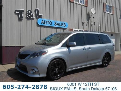 SILVER 2015 Toyota Sienna SE