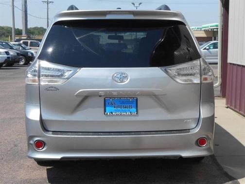 SILVER 2015 Toyota Sienna SE