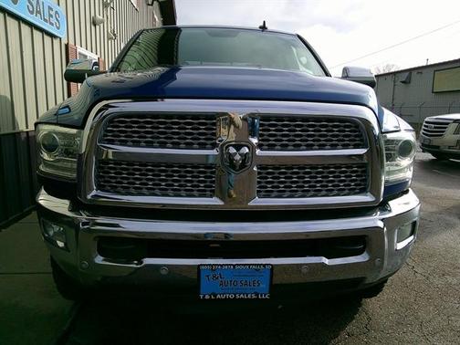 2017 RAM 2500 Laramie Crew Cab 4x4 6.3ft SB