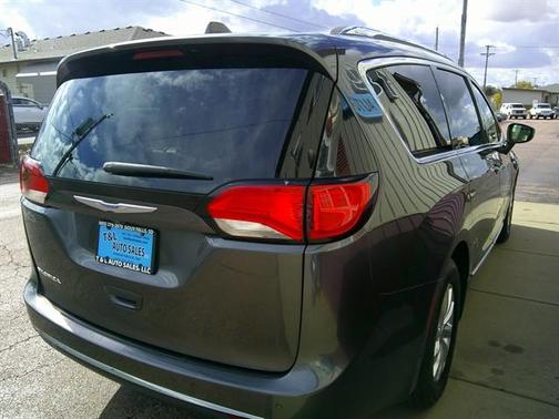 2018 Chrysler Pacifica Touring-L