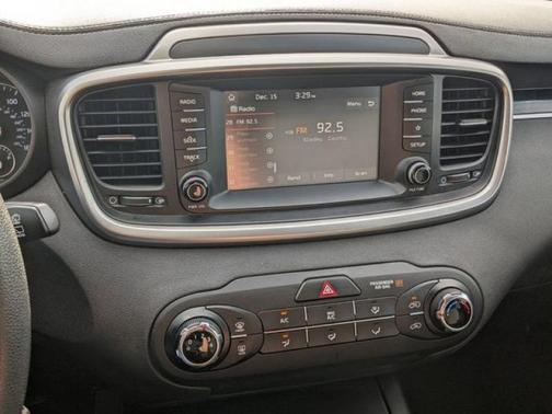 2020 Kia Sorento LX V6