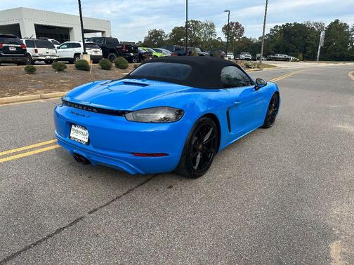 2022 Porsche 718 Boxster T