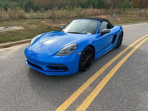 2022 Porsche 718 Boxster T