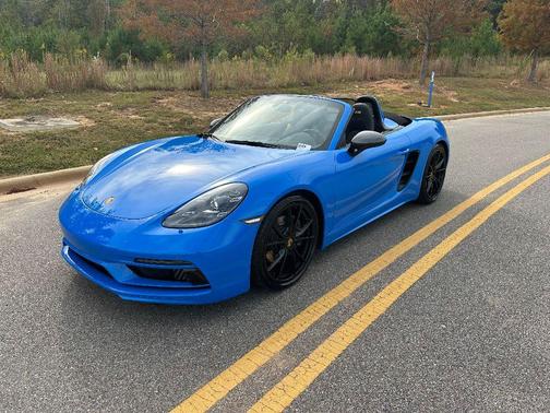 2022 Porsche 718 Boxster T
