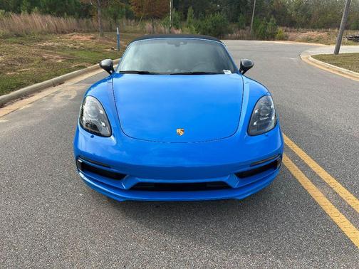 2022 Porsche 718 Boxster T