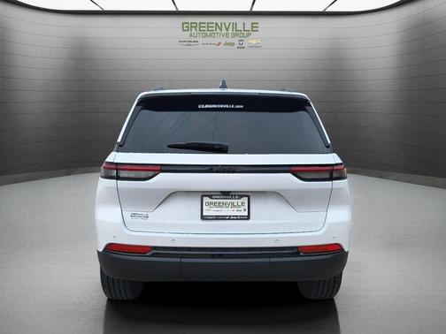 Bright White Clearcoat 2025 Jeep Grand Cherokee Laredo