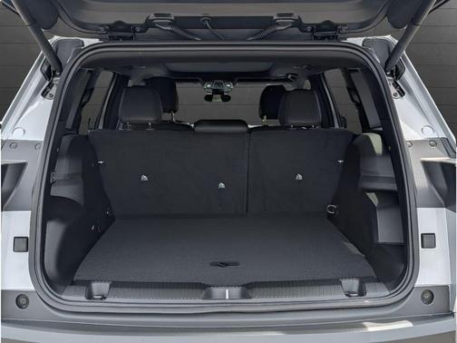 Silver Zynith Clearcoat 2026 Jeep Cherokee LAREDO/LIMITED