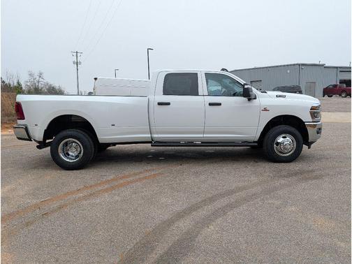 Bright White Clearcoat 2026 RAM 3500 Tradesman